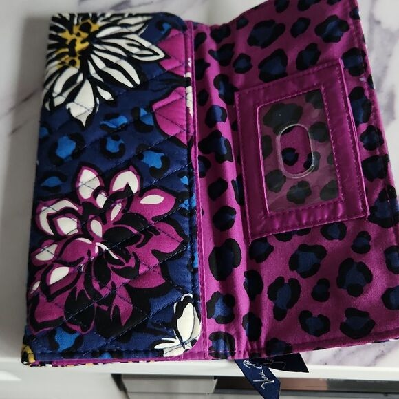 Vera Bradley Wallet Floral Quilted Women's Clutch - Picture 3 of 7